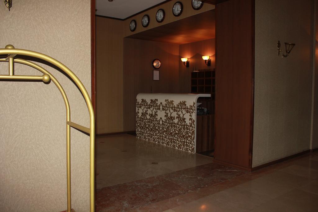 Hotel Empire Kutaisi Exteriör bild