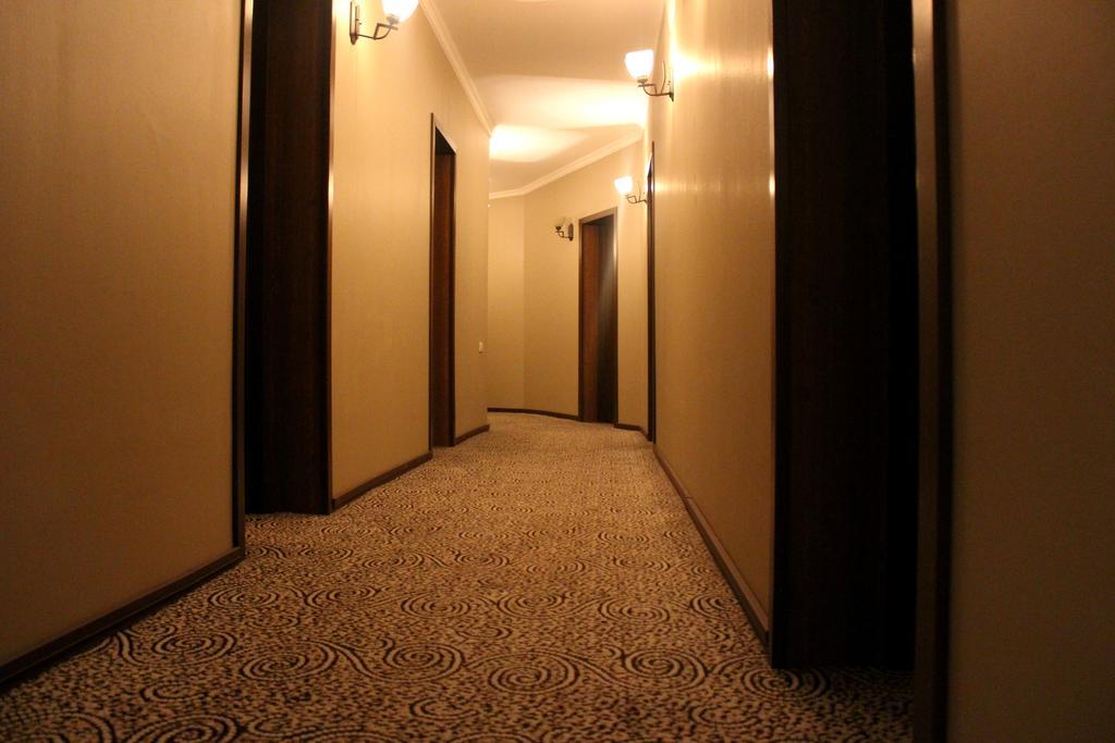 Hotel Empire Kutaisi Exteriör bild